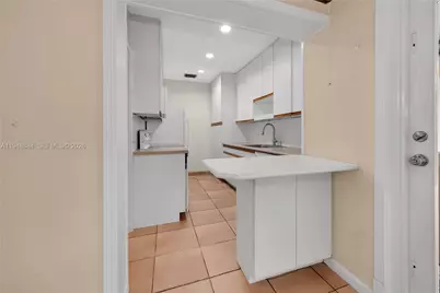 8115 SW 63rd Pl, Miami, FL 33143 - Photo 11