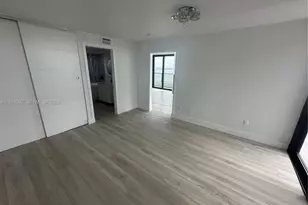 555 NE 15th St, Miami, FL 33132 - Photo 13