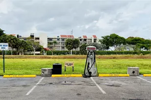 2851 N Oakland Forest Dr, Oakland Park, FL 33309 - Photo 21