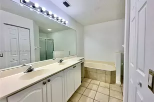 1013 Via Jardin, Riviera Beach, FL 33418 - Photo 13