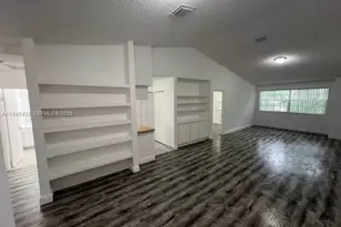 18336 NW 68th Ave, Hialeah, FL 33015 - Photo 5