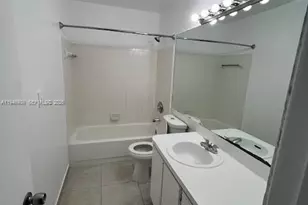 18336 NW 68th Ave, Hialeah, FL 33015 - Photo 13