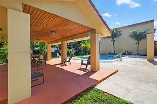 9937 NW 9th St Circle, Miami, FL 33172 - Photo 39