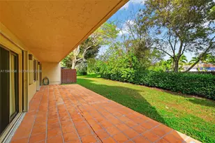 9937 NW 9th St Circle, Miami, FL 33172 - Photo 27