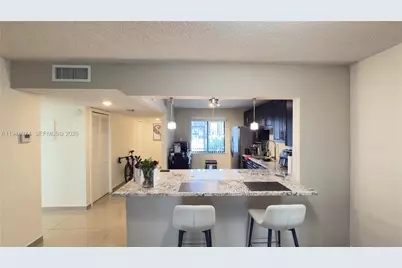 410 Lakeview Dr #103, Weston, FL 33326 - Photo 7