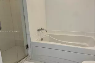 500 Brickell Ave, Miami, FL 33131 - Photo 15