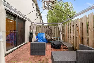 582 NE 207th St, Miami, FL 33179 - Photo 15