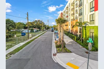 501 NW 7th Ter, Fort Lauderdale, FL 33311 - Photo 11