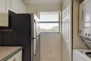 10155 NW 9th St Cir, Miami, FL 33172 - Photo 11