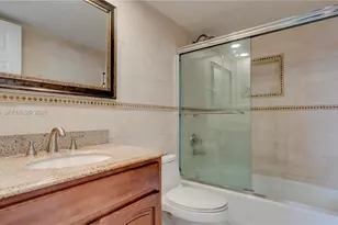 10155 NW 9th St Cir, Miami, FL 33172 - Photo 23