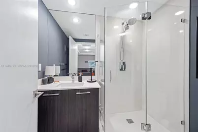 45 SW 9th St #3405, Miami, FL 33130 - Photo 21