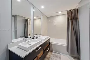 45 SW 9th St, Miami, FL 33130 - Photo 9