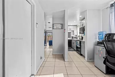 8009 NW 29th St, Sunrise, FL 33322 - Photo 7