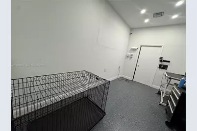 8347 NW 36th St, Doral, FL 33166 - Photo 17