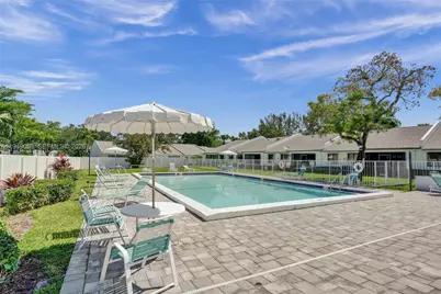 155 Love Cres, Royal Palm Beach, FL 33411 - Photo 25