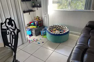 7090 NW 177th St, Hialeah, FL 33015 - Photo 3