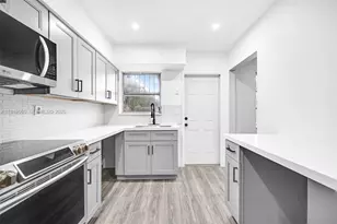 645 NE 149th St, Miami, FL 33161 - Photo 29