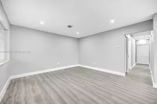 645 NE 149th St, Miami, FL 33161 - Photo 39