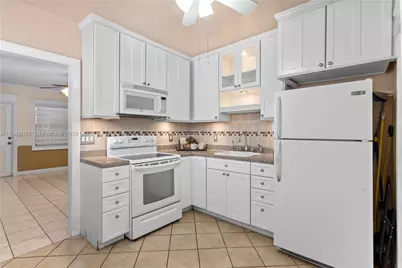 7401 Pines Blvd #222, Pembroke Pines, FL 33024 - Photo 7