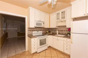 7401 Pines Blvd, Pembroke Pines, FL 33024 - Photo 13