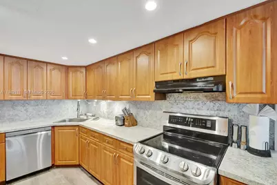 5401 Collins Ave #340, Miami Beach, FL 33140 - Photo 5