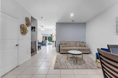 2614 SE 13th St, Homestead, FL 33035 - Photo 7