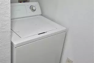 2101 Belmont Ln, North Lauderdale, FL 33068 - Photo 19