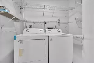 10257 NW 9th St Cir, Miami, FL 33172 - Photo 11