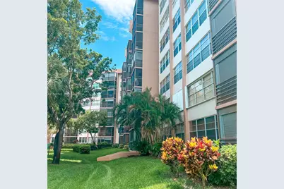 1000 Saint Charles Pl #721, Pembroke Pines, FL 33026 - Photo 3