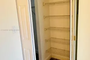 1000 St Charles Pl, Pembroke Pines, FL 33026 - Photo 25