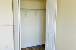 1000 St Charles Pl, Pembroke Pines, FL 33026 - Photo 29