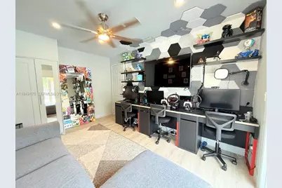 590 SW 178th Way, Pembroke Pines, FL 33029 - Photo 15