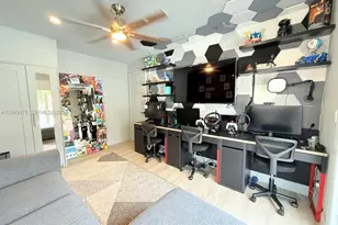 590 SW 178th Way, Pembroke Pines, FL 33029 - Photo 15