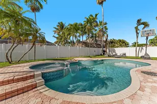 590 SW 178th Way, Pembroke Pines, FL 33029 - Photo 9