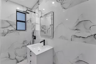 889 NW 102nd St, Miami, FL 33150 - Photo 3