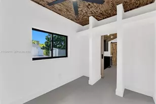 889 NW 102nd St, Miami, FL 33150 - Photo 5