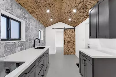 889 NW 102nd St #1, Miami, FL 33150 - Photo 1