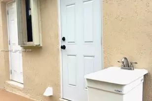 832 NW 16th Terrace, Fort Lauderdale, FL 33311 - Photo 15