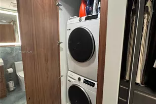 1750 N Bayshore Dr, Miami, FL 33132 - Photo 25