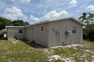 2910 NW 25th St, Fort Lauderdale, FL 33311 - Photo 11
