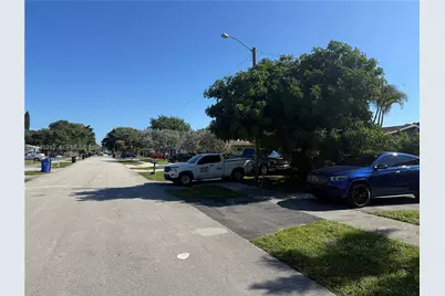 2910 NW 25th St, Fort Lauderdale, FL 33311 - Photo 7