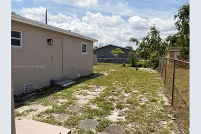 2910 NW 25th St, Fort Lauderdale, FL 33311 - Photo 13