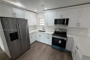 2910 NW 25th St, Fort Lauderdale, FL 33311 - Photo 23