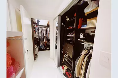 900 Biscayne Blvd #4410, Miami, FL 33132 - Photo 11