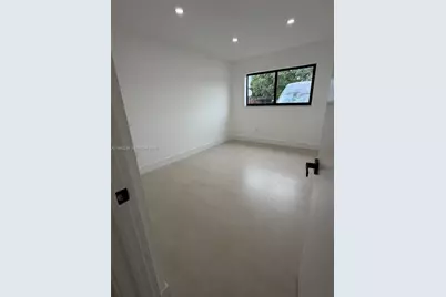 4872 NW 171st Ter, Miami Gardens, FL 33055 - Photo 9