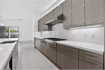 201 NE 6th St, Boca Raton, FL 33432 - Photo 23