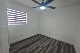 635 W 31st St, Hialeah, FL 33012 - Photo 9