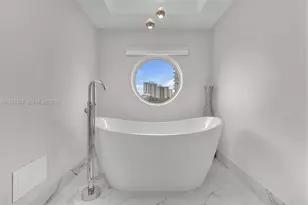 20191 E Country Club Dr, Aventura, FL 33180 - Photo 19