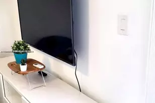 712 SW 5th Ct, Hallandale Beach, FL 33009 - Photo 3