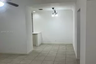 1802 Waterview Cir, Palm Springs, FL 33461 - Photo 13